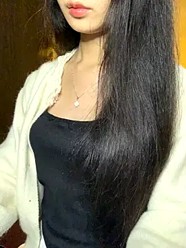 Nhinhi18 online show from 11/18/25, 03:49