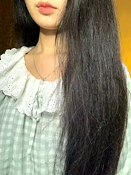 Nhinhi18 online show from 12/14/25, 03:17