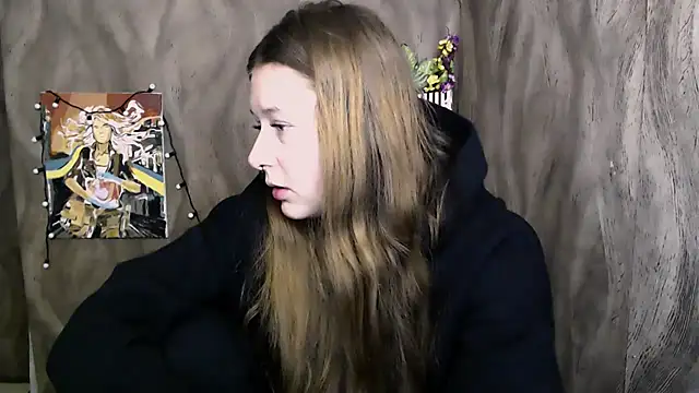 Snapshot of Linda_S_ chatting on 09/29/25, 10:09 Linda S online show from 09/29/25, 10:09