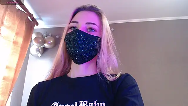 Iris lave online show from 11/17/25, 10:32