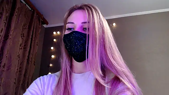 Iris lave online show from 12/17/25, 03:07