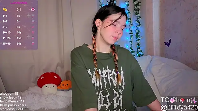 little Teya online show from 10/16/25, 11:11