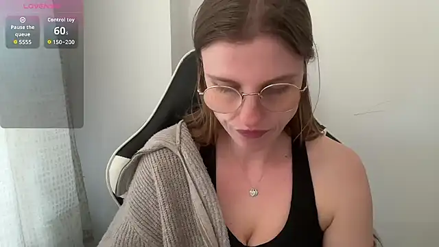 BustyKellyXXX online show from 03/25/26, 04:13