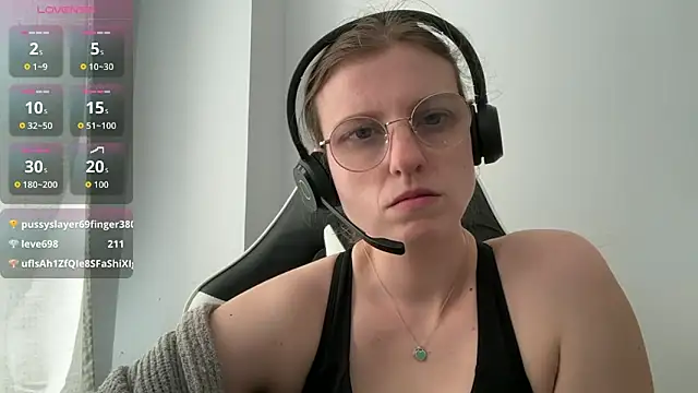 Snapshot of BustyKellyXXX chatting on 05/04/26, 09:27 BustyKellyXXX online show from 05/04/26, 09:27