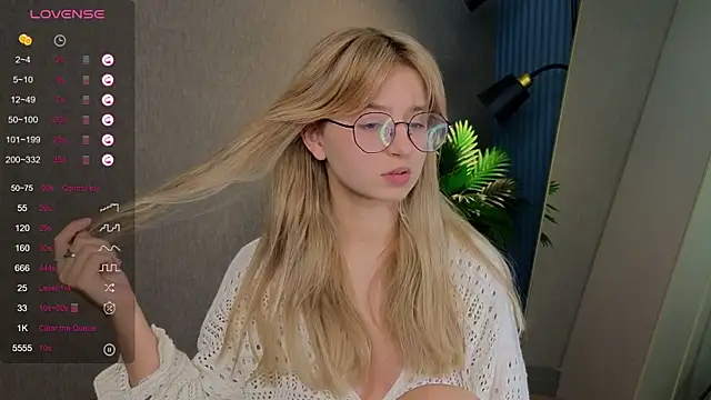 zegoii online show from 10/15/25, 01:33