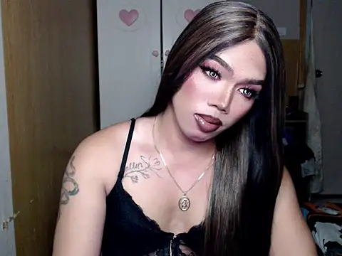 Snapshot of Queen_alena chatting on 02/10/26, 05:17 Queen alena online show from 02/10/26, 05:17