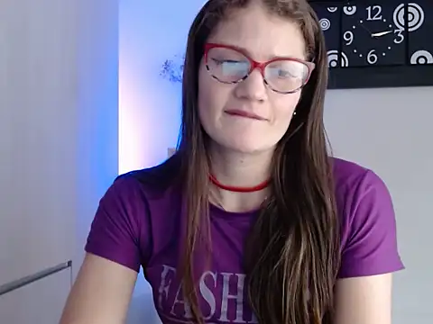 Camila-ventura online show from 10/26/25, 08:15