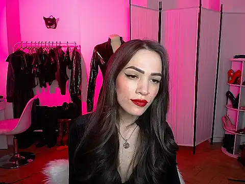 Snapshot of AlienaMoore chatting on 03/04/26, 04:57 AlienaMoore online show from 03/04/26, 04:57