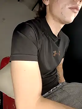 Snapshot of Logan_sixxer chatting on 02/15/26, 05:09 Logan sixxer online show from 02/15/26, 05:09