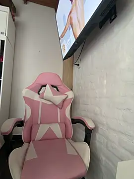 Babylovetiernax online show from 04/17/26, 08:12