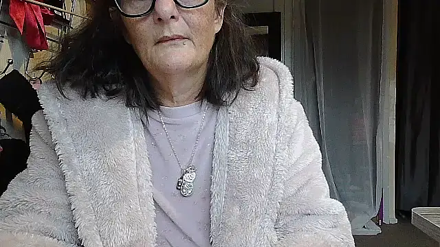 Mistress-Ivy51 online show from 10/15/25, 07:19