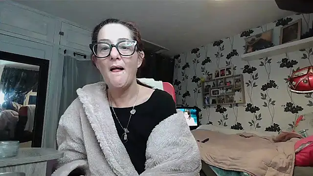 Mistress-Ivy51 online show from 02/07/26, 06:39