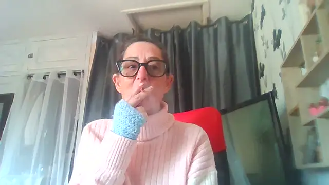 Mistress-Ivy51 online show from 04/25/26, 07:33