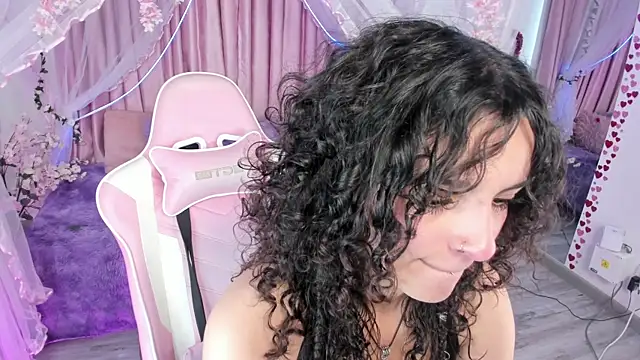 bunny curly online show from 09/22/25, 12:51