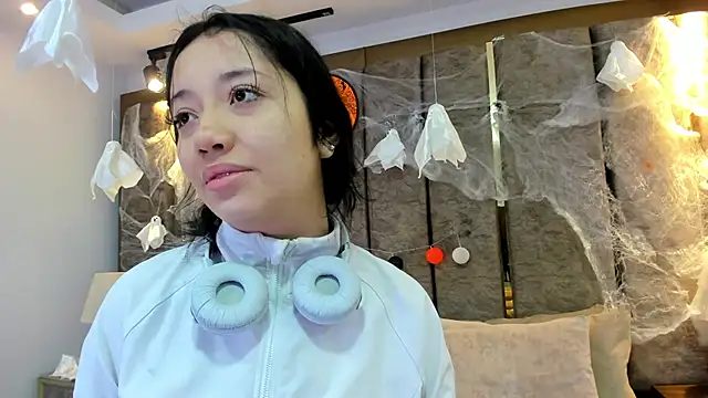 BarbieMonet online show from 11/02/25, 12:51