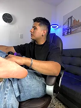  Juanes online show from 11/21/25, 11:36