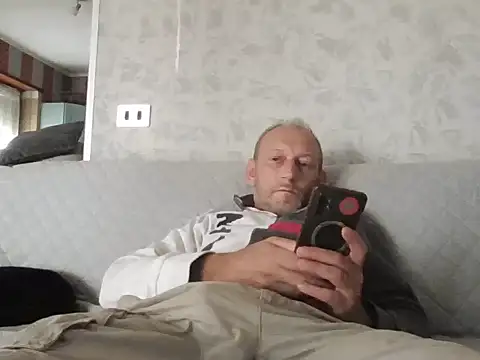 cazzoweb online show from 09/22/25, 02:30