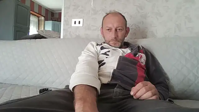 cazzoweb online show from 09/28/25, 02:44