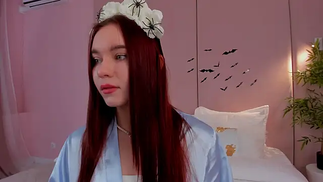 NoraHaynes online show from 10/27/25, 03:10