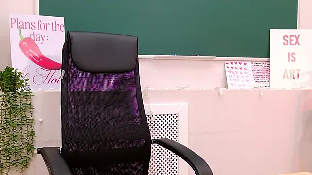 NoraHaynes online show from 05/26/26, 03:02