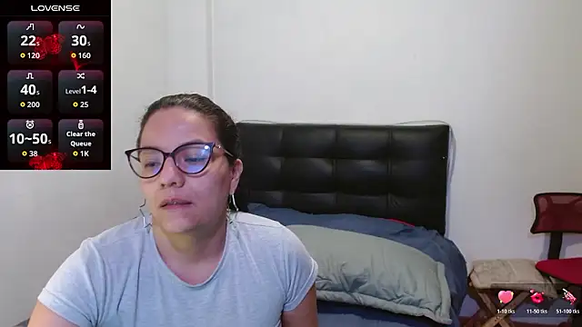 Snapshot of Megan_Milf__ chatting on 03/03/26, 12:33 Megan Milf online show from 03/03/26, 12:33