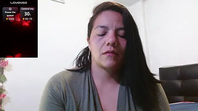 Snapshot of Megan_Milf__ chatting on 03/04/26, 12:33 Megan Milf online show from 03/04/26, 12:33