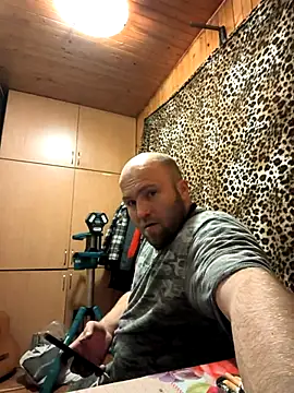 Snapshot of fbsinfo chatting on 10/27/25, 02:26 fbsinfo online show from 10/27/25, 02:26