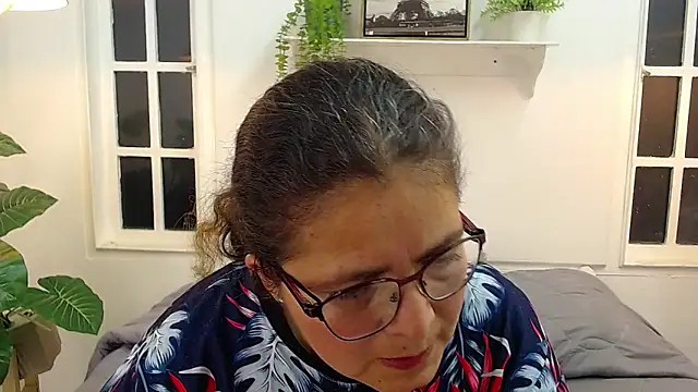 Linda banks  online show from 05/26/26, 01:12