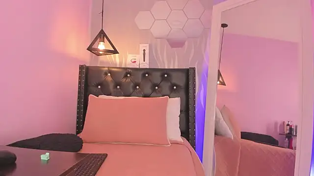 lucia-cute online show from 03/14/26, 07:08