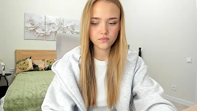 flooora 0 online show from 12/23/25, 02:31