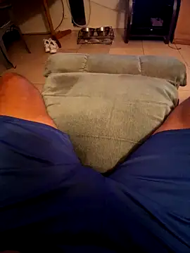 Snapshot of pullitoff chatting on 11/12/25, 02:12 pullitoff online show from 11/12/25, 02:12