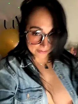 hotadhara01 online show from 10/22/25, 02:12