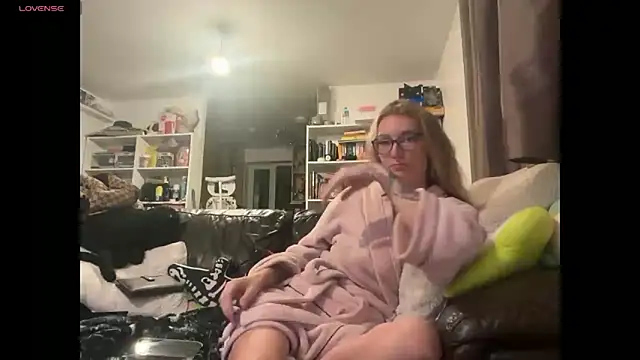 harleyblair online show from 10/20/25, 07:47