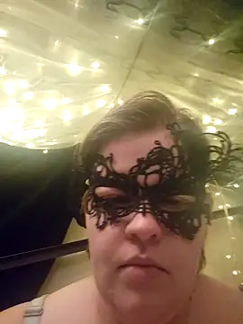 Snapshot of VeiledMuse chatting on 11/03/25, 02:13 VeiledMuse online show from 11/03/25, 02:13