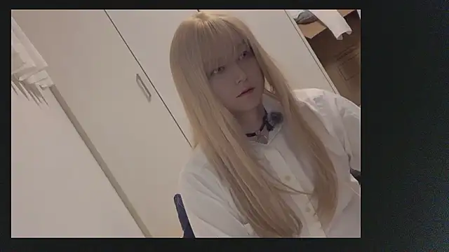 Mia032 online show from 11/15/25, 02:24