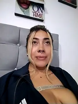  ManuVeelez online show from 10/12/25, 12:09