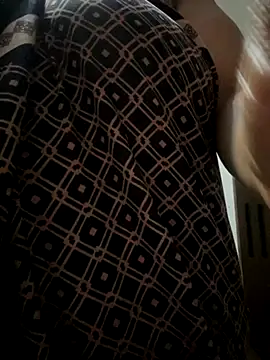 THICKBUNNYCHICKxxx online show from 10/21/25, 08:20