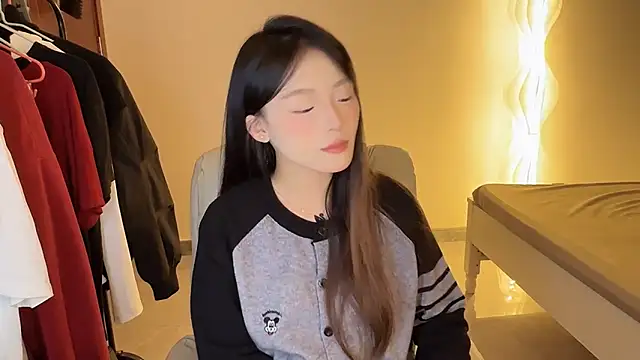 Snapshot of Robin-o3 chatting on 10/11/25, 03:21 Robin-o3 online show from 10/11/25, 03:21