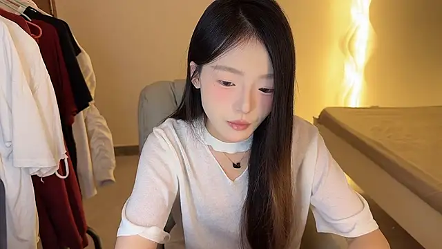 Snapshot of Robin-o3 chatting on 10/15/25, 06:08 Robin-o3 online show from 10/15/25, 06:08