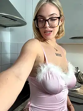 zoeypink online show from 11/26/25, 06:31