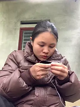 NhuFox online show from 12/18/25, 06:19