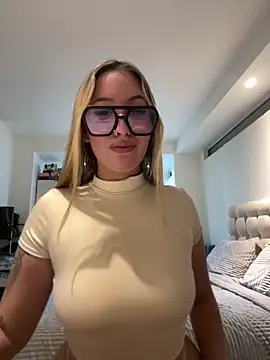 Snapshot of miagarcia250 chatting on 05/06/26, 03:24 miagarcia250 online show from 05/06/26, 03:24