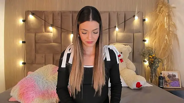 ClaradelMar online show from 02/23/26, 10:23