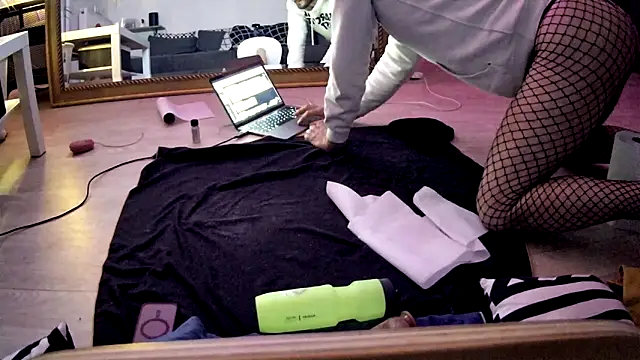 Toysboy67bi online show from 09/28/25, 02:17