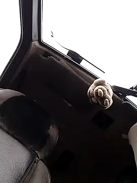 Snapshot of N_i_k_o_l_a_u chatting on 11/01/25, 09:22 N i k o l a u online show from 11/01/25, 09:22