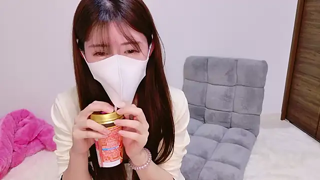 Snapshot of ena_7 chatting on 11/02/25, 04:20 ena 7 online show from 11/02/25, 04:20