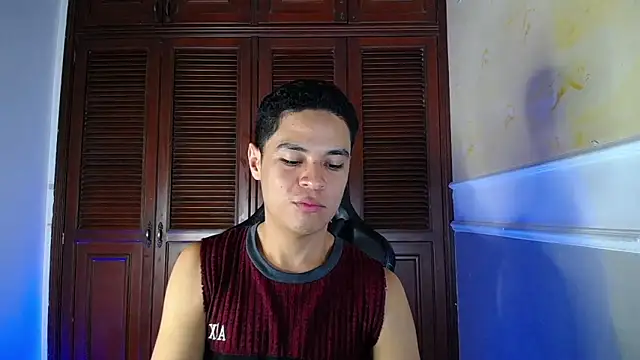 Snapshot of edy_play chatting on 09/23/25, 02:14 edy play online show from 09/23/25, 02:14