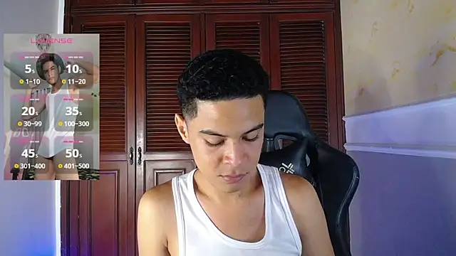 Snapshot of edy_play chatting on 09/29/25, 04:06 edy play online show from 09/29/25, 04:06