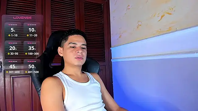 Snapshot of edy_play chatting on 10/28/25, 03:54 edy play online show from 10/28/25, 03:54