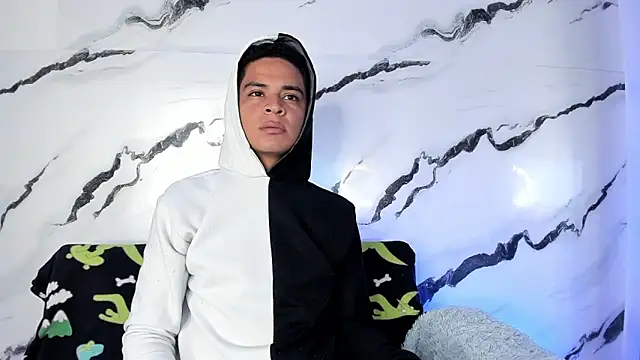 Snapshot of edy_play chatting on 06/15/26, 11:51 edy play online show from 06/15/26, 11:51
